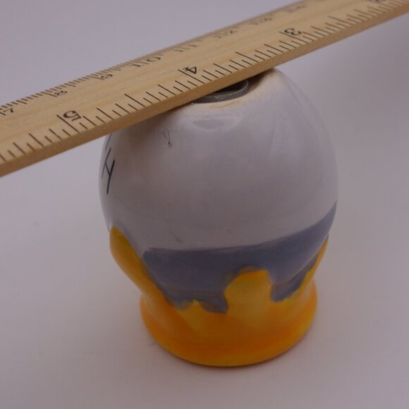 Disney Winnie the Pooh and "Hunny" Pot Ceramic Salt and Pepper Shakers - Picture 14 of 15